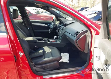 2010 Mercedes-Benz C 300 Luxury 4Matic/Sport 4Matic from USA, damaged, VIN WDDGF8BB8AR090365